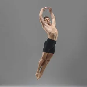 Short AVELINO BALLET ROSA