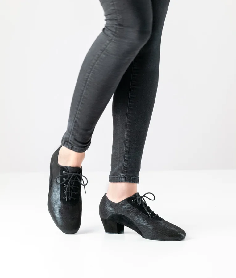 007-35 Sandrine-ANNE KERN-Chaussures d’entrainement pailletée noir – Image 3