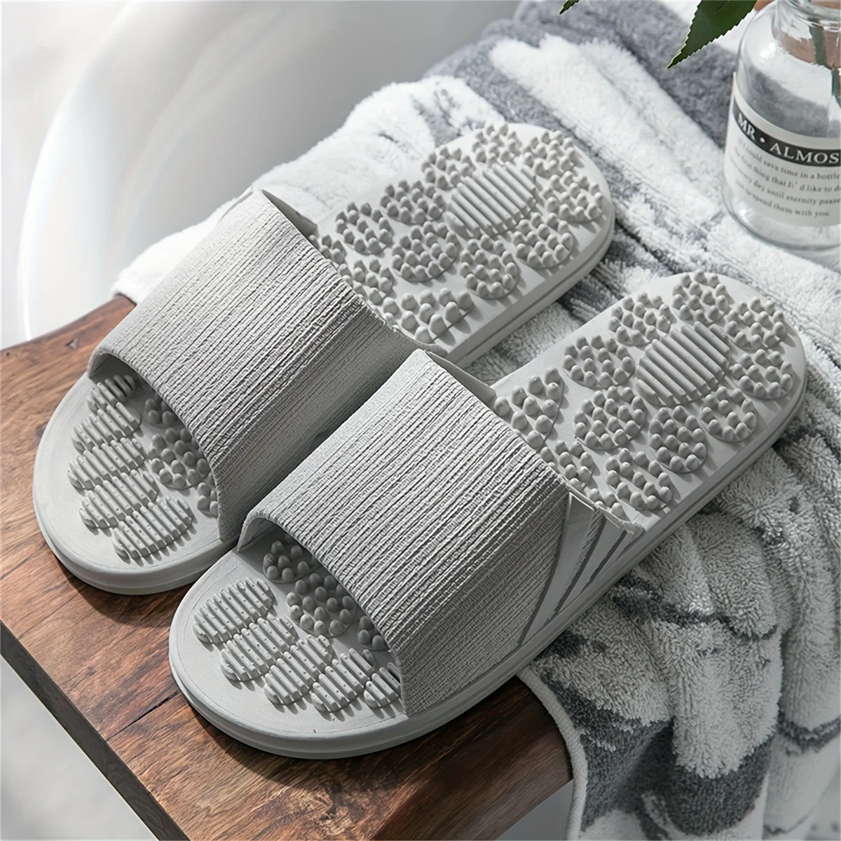 Pantoufle de Massage Antidérapants Pour Intérieurs Et Extérieurs – Image 5