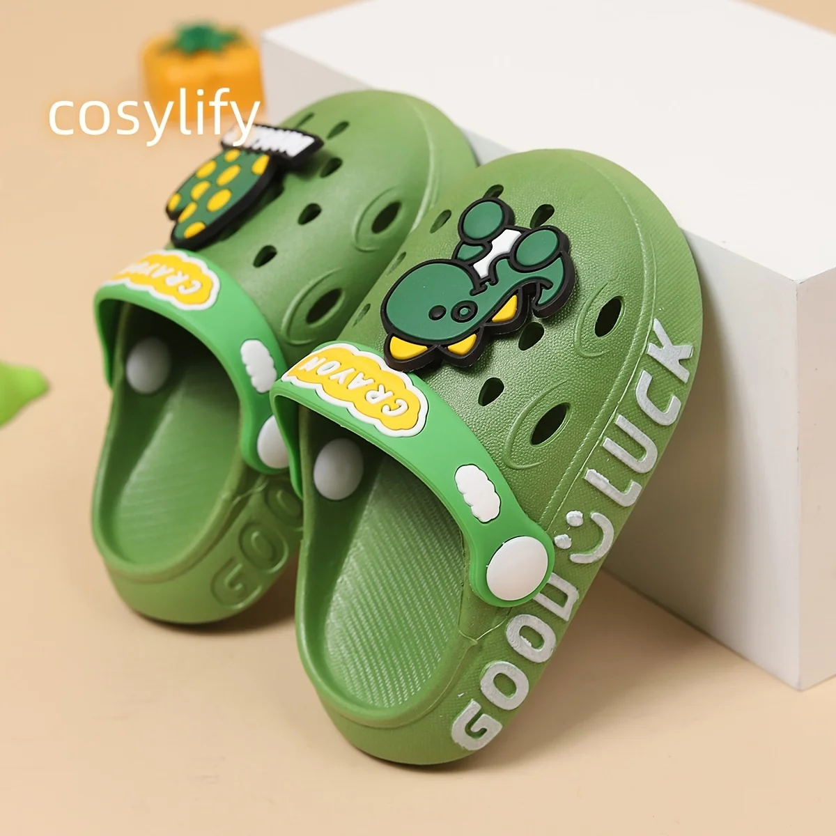 Pantoufle En Forme D’œuf De Dinosaure Fermés À Bout, Pour La Plage – Image 2